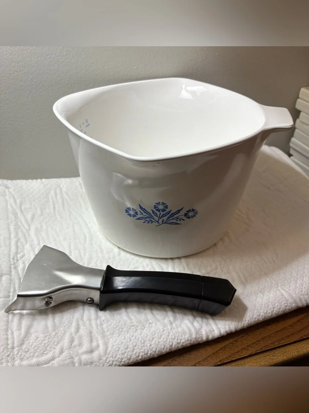 CORNING WARE Blue Cornflower 2 qt Measuring Cup Sauce Maker & Handle Vintage